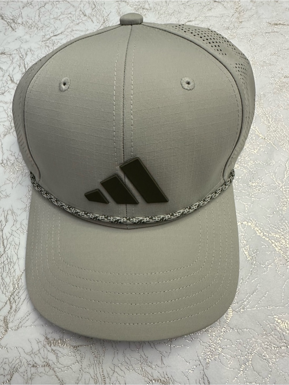 Adidas Men’s Command Perf Snapback Cap
OliveGrey